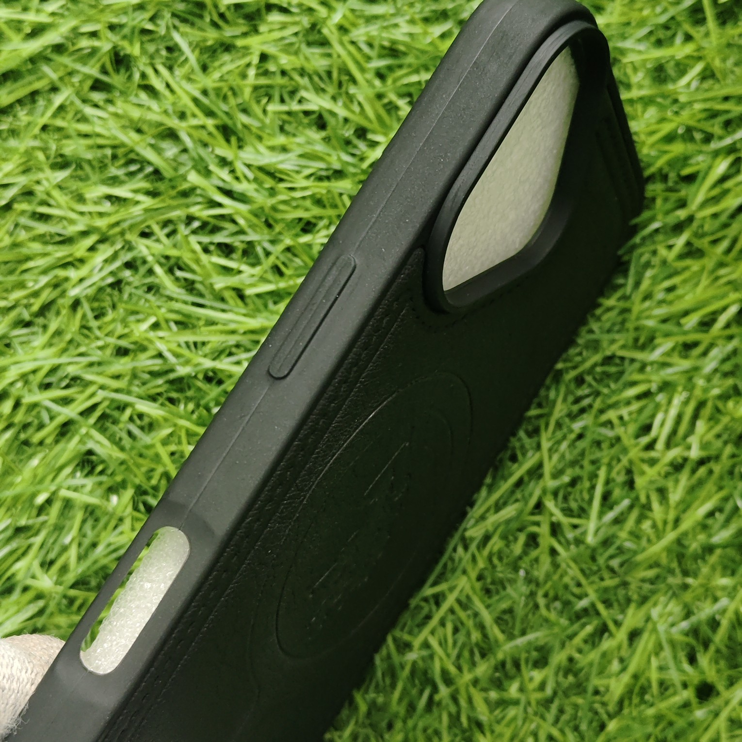 iPhone 16 Premium Polo Leather Magsafe Back Cover - Image 3