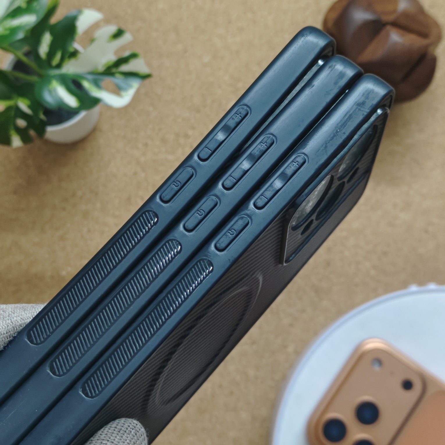 Realme 15 Pro Premium Carbon Design Magsafe Back Cover - Image 3