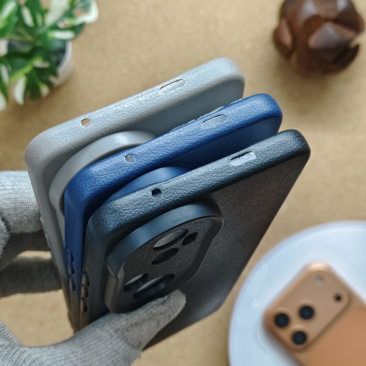 Vivo T4 Ultra Silicon Textured Leather Back Cover With Cloth Inside - Image 5