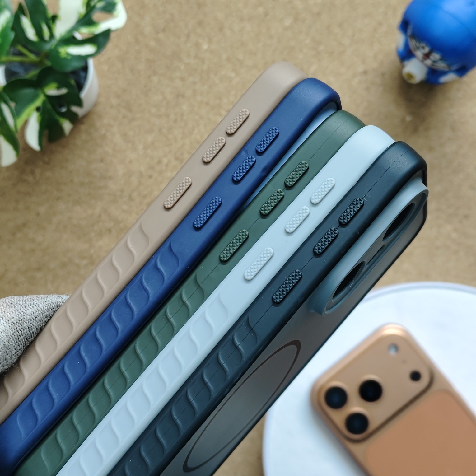 Vivo X200 FE Premium Silicon Back Cover No Magsafe - Image 3