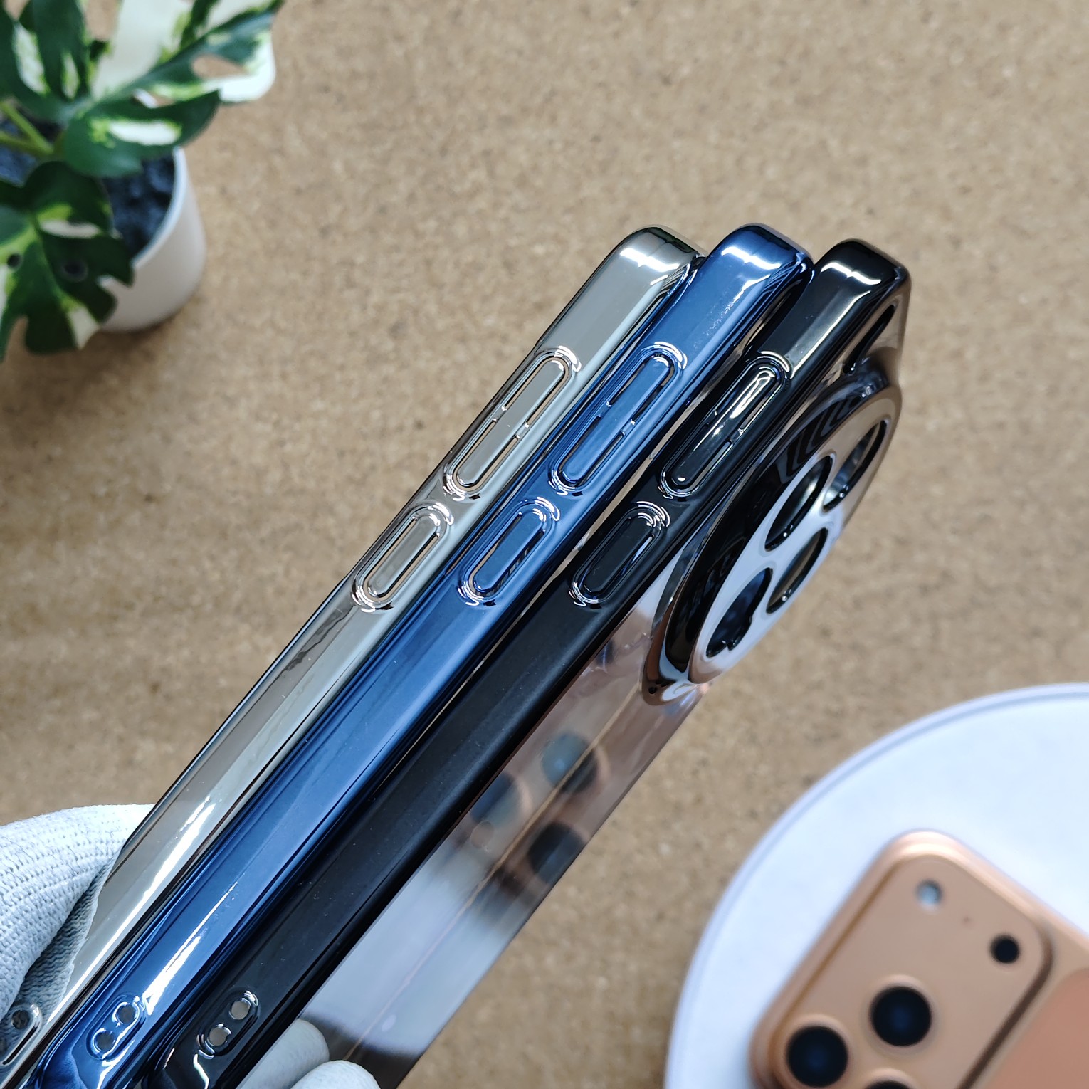 Vivo X300 Stylish Transparent Chrome PC Hard Back Cover - Image 3