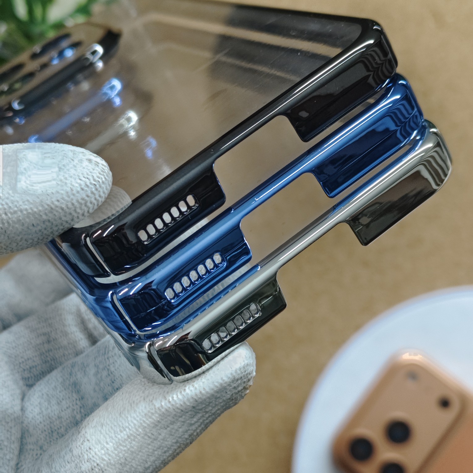 iQOO 15 Stylish Transparent Chrome PC Hard Back Cover - Image 4