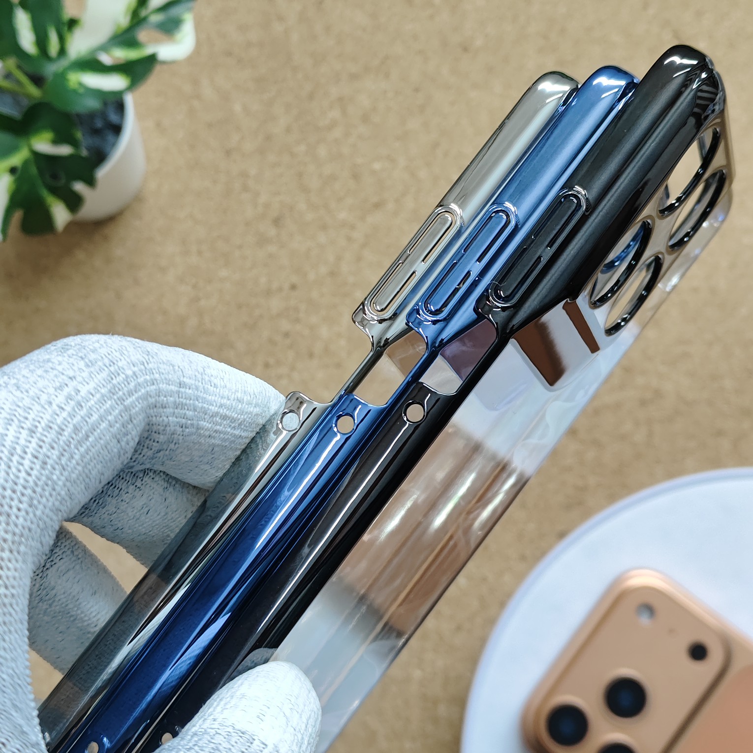 Motorola Edge 70 Stylish Transparent Chrome PC Hard Back Cover - Image 3