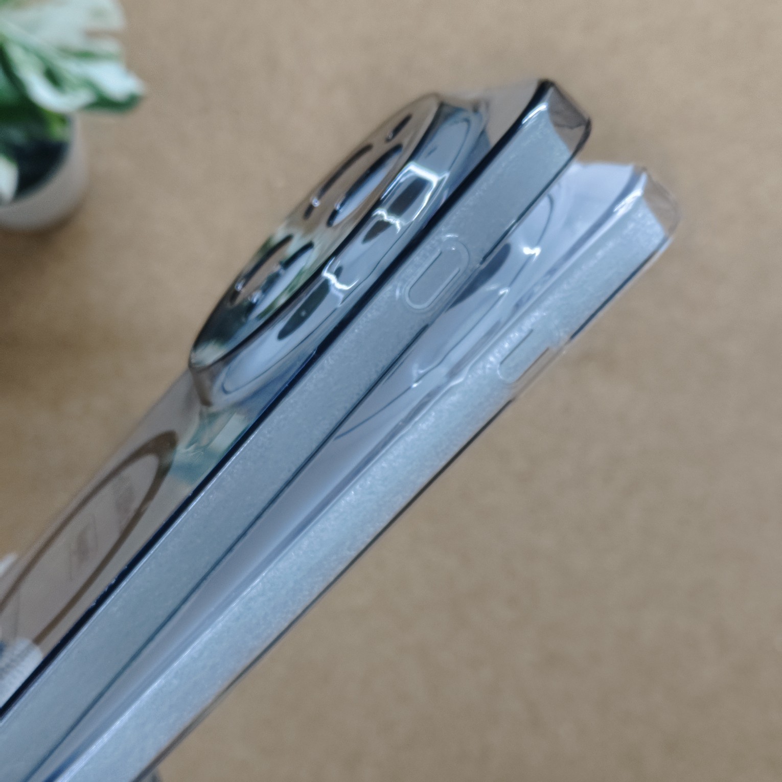 Vivo X300 Pro Crystal Magsafe PC Hard Back Cover - Image 5