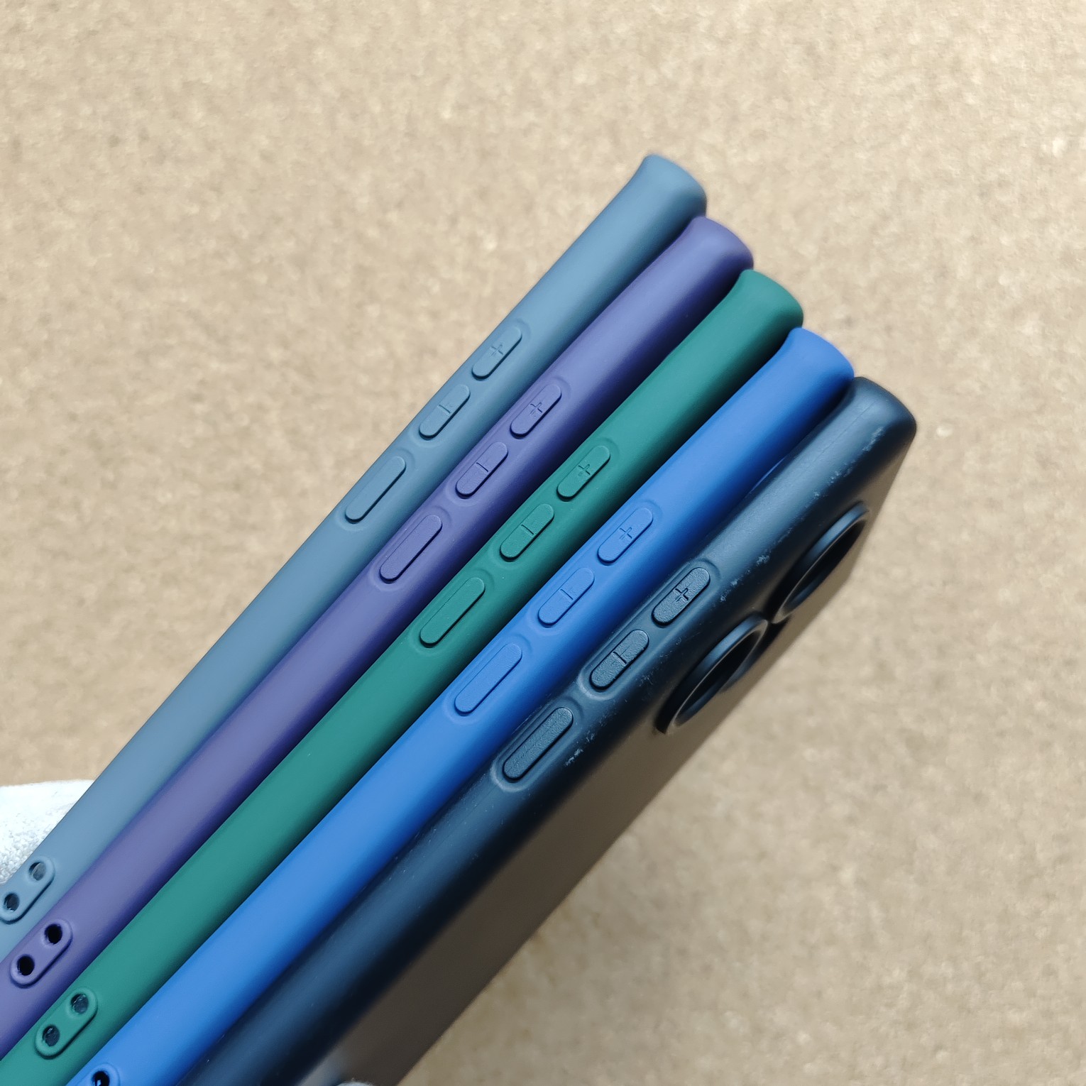 Realme GT 6 & 6T Stylish Silicon Back Cover With Cloth Inside - Image 3