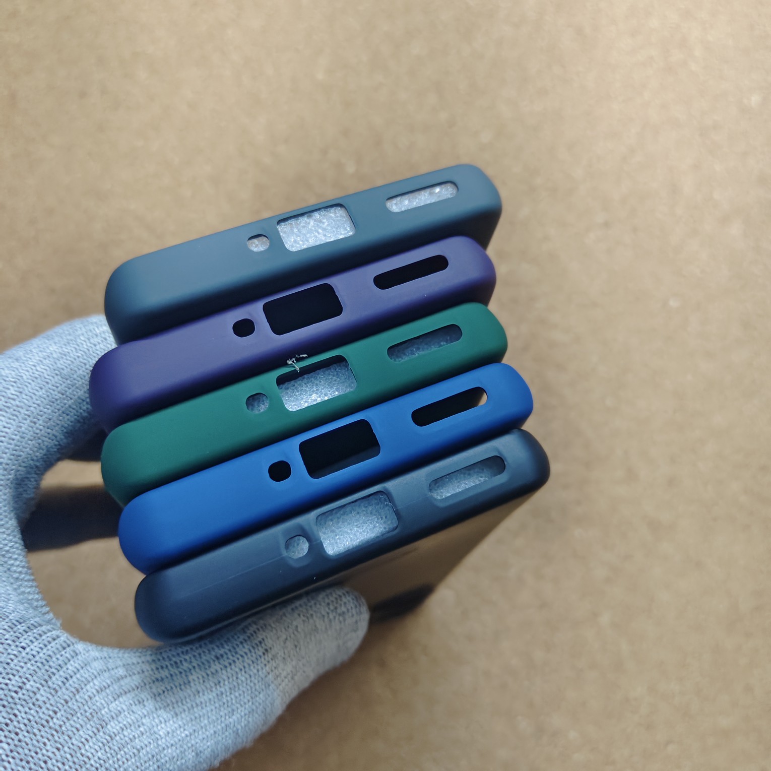 Realme GT 6 & 6T Stylish Silicon Back Cover With Cloth Inside - Image 4