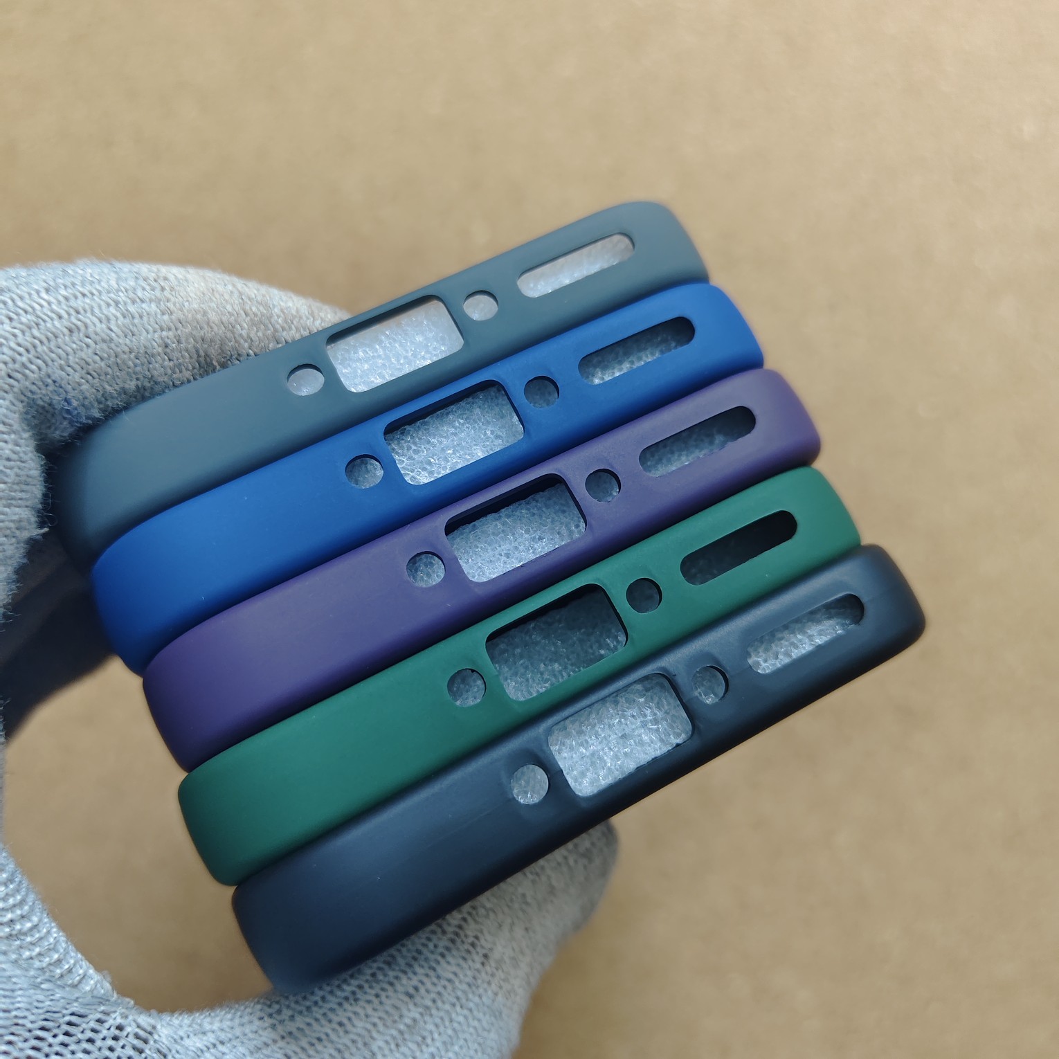 Oppo Find X9 Stylish Silicon Back Cover With Cloth Inside - Image 4