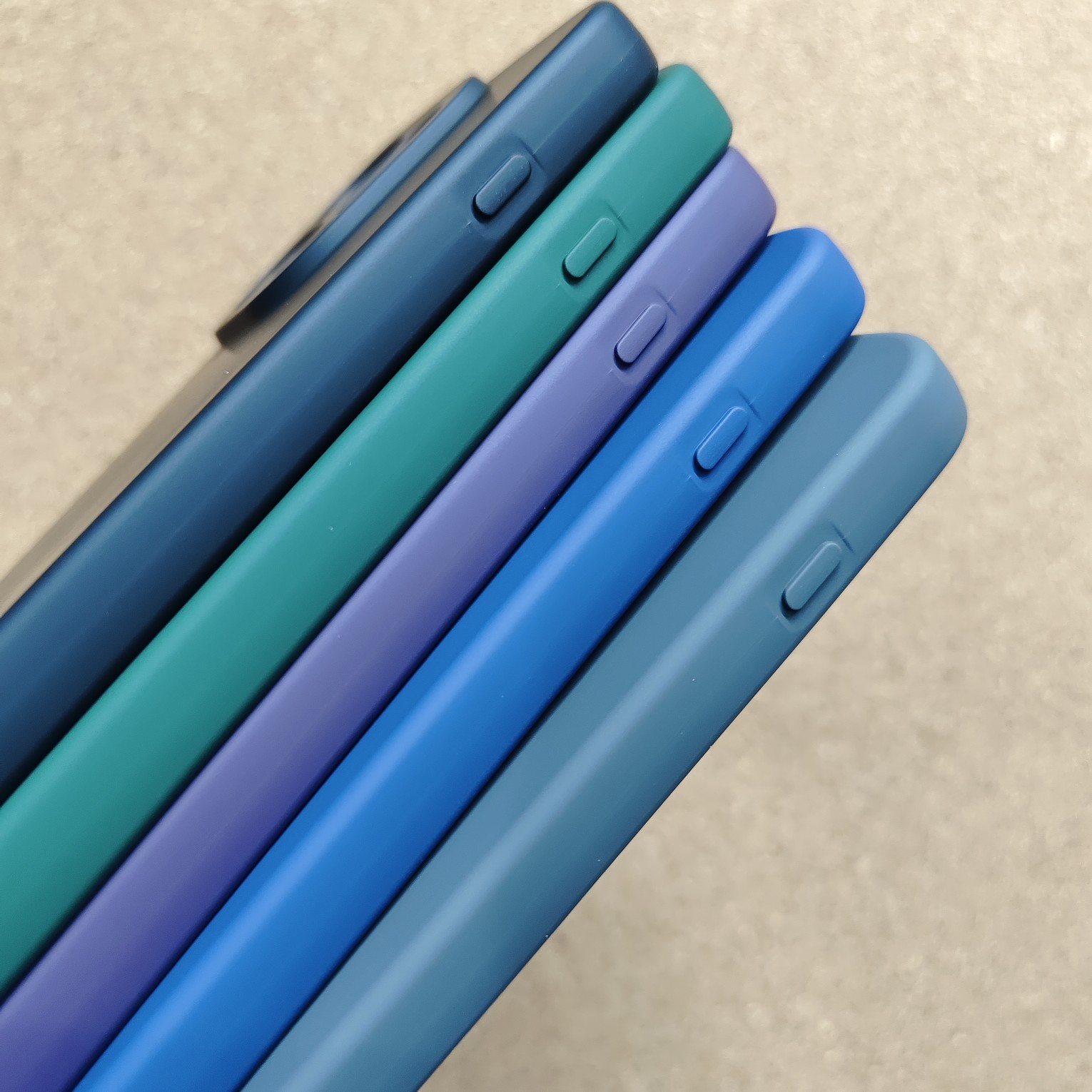 Oppo Find X9 Stylish Silicon Back Cover With Cloth Inside - Image 5