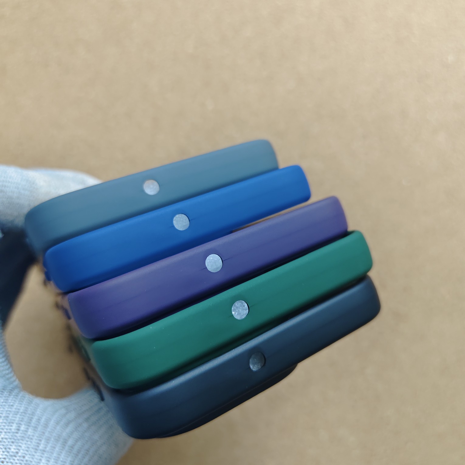 Oppo Find X9 Stylish Silicon Back Cover With Cloth Inside - Image 6