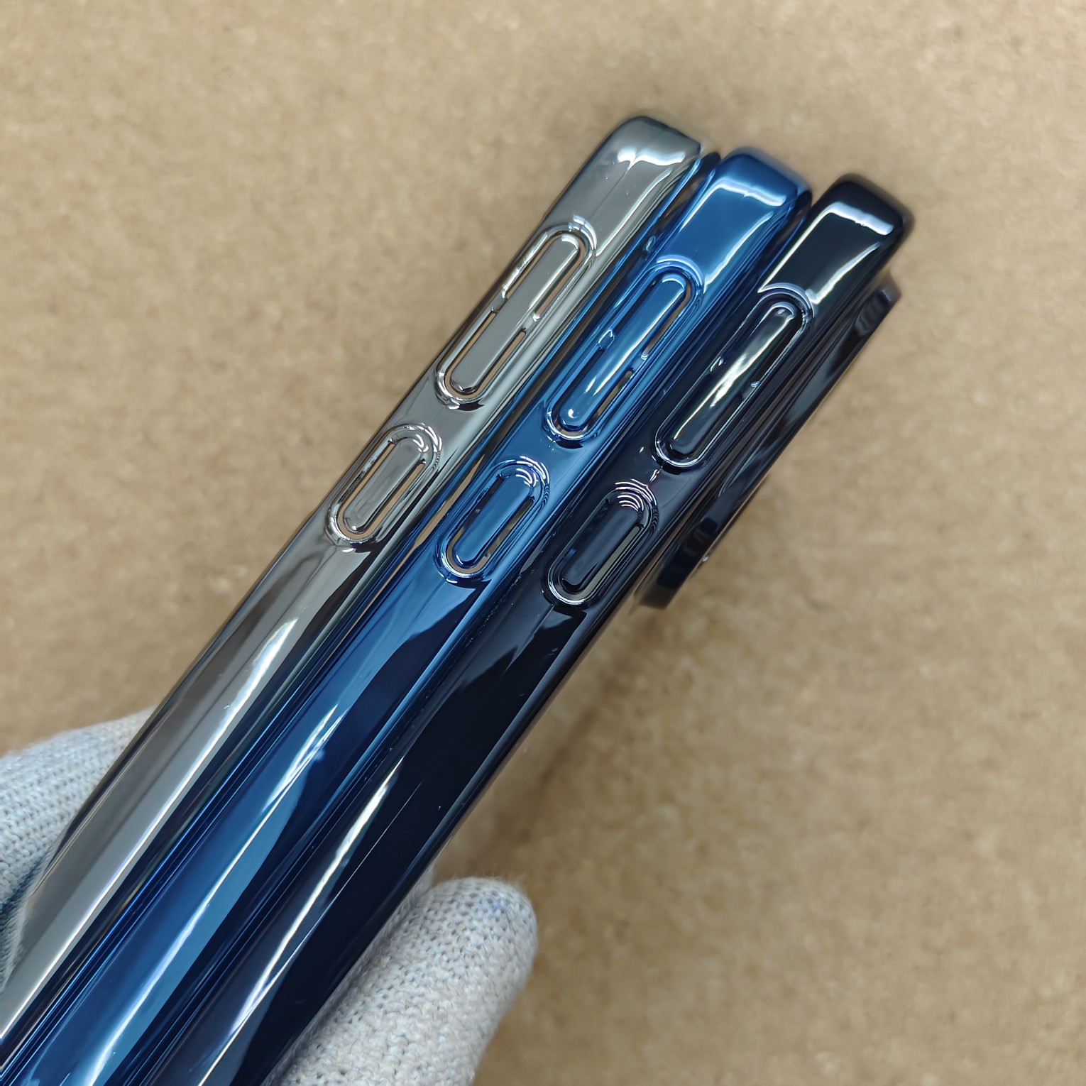 Vivo X200 FE Stylish Transparent Chrome PC Hard Back Cover With Glitter Dollar Stand - Image 3