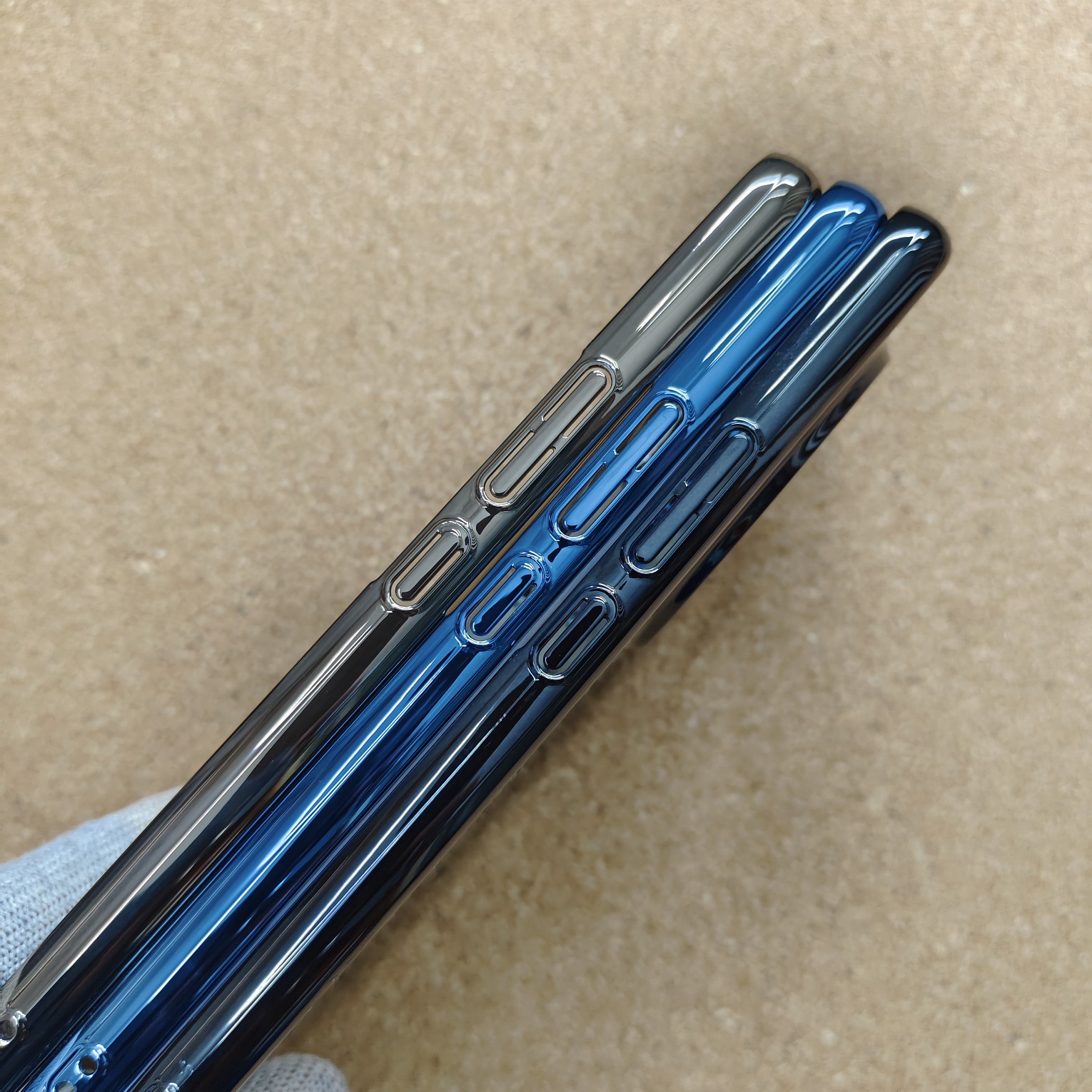 Vivo T4 & iQOO Z10 Stylish Transparent Chrome PC Hard Back Cover With Glitter Dollar Stand - Image 2