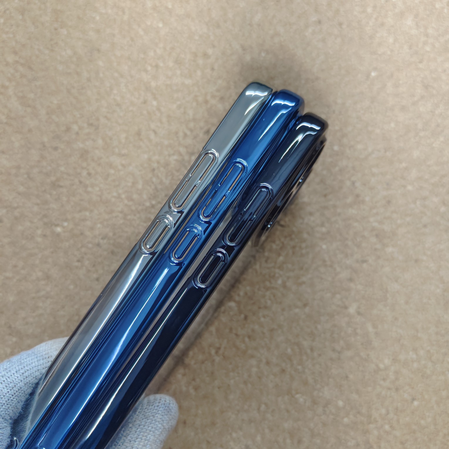 Oppo Reno 14 Stylish Transparent Chrome PC Hard Back Cover With Glitter Dollar Stand - Image 3