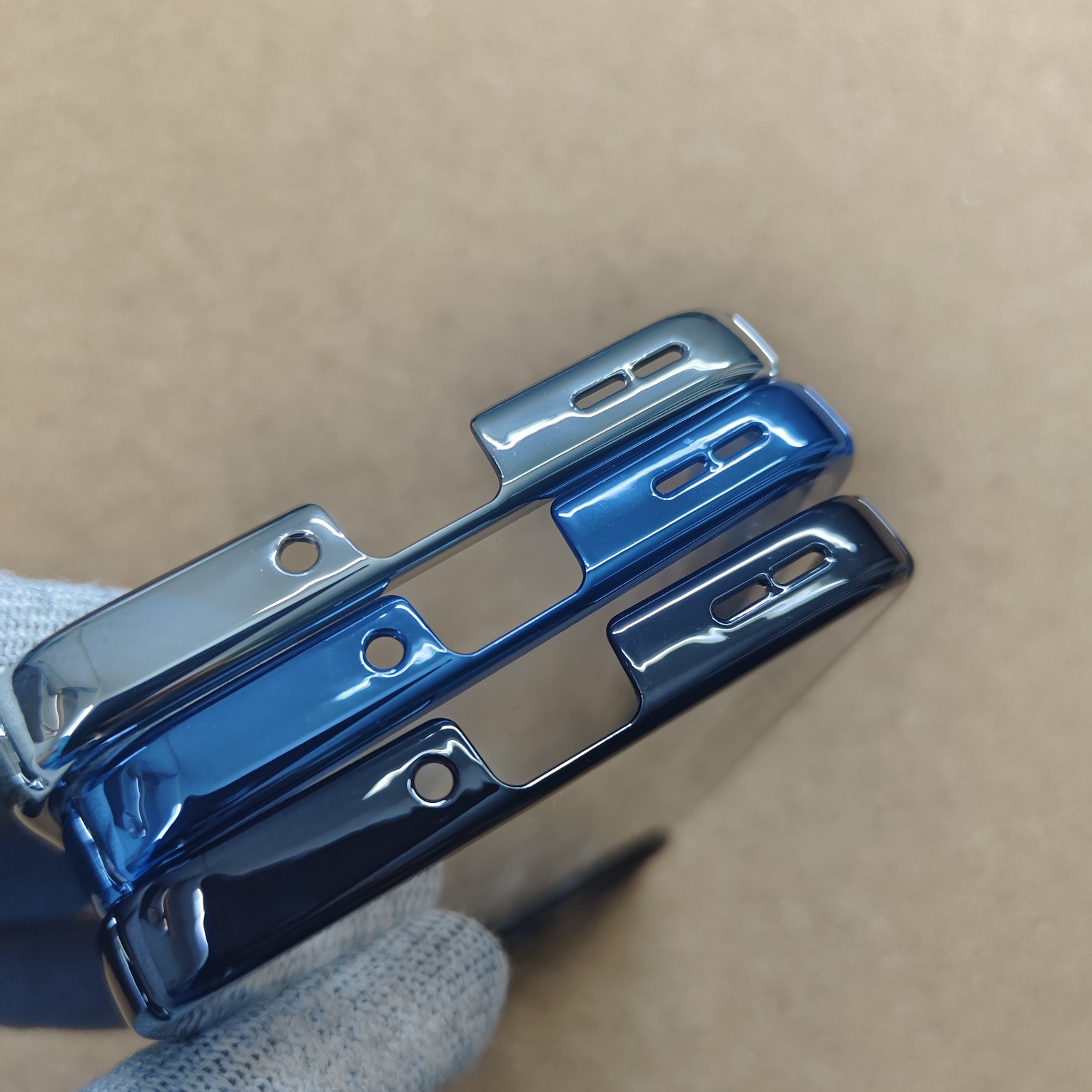 Oppo Reno 14 Stylish Transparent Chrome PC Hard Back Cover With Glitter Dollar Stand - Image 4