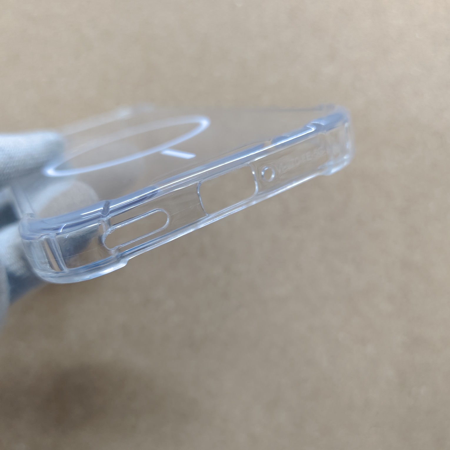 Vivo V70 FE Shockproof Silicon Transparent Back Cover No Magsafe - Image 4