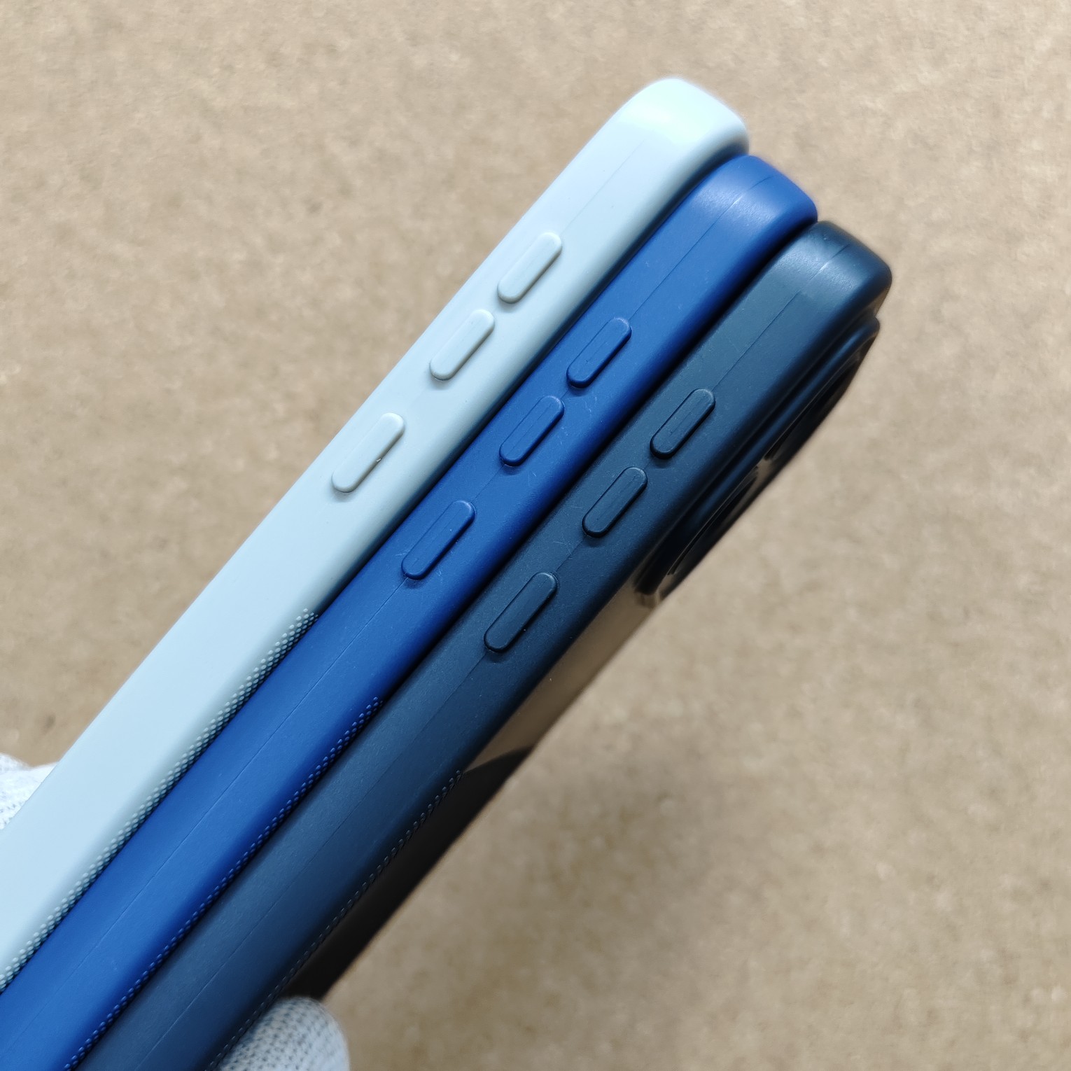 Oneplus Nord 6 Premium Silicon Dotted Back Cover With Cloth Inside - Image 3
