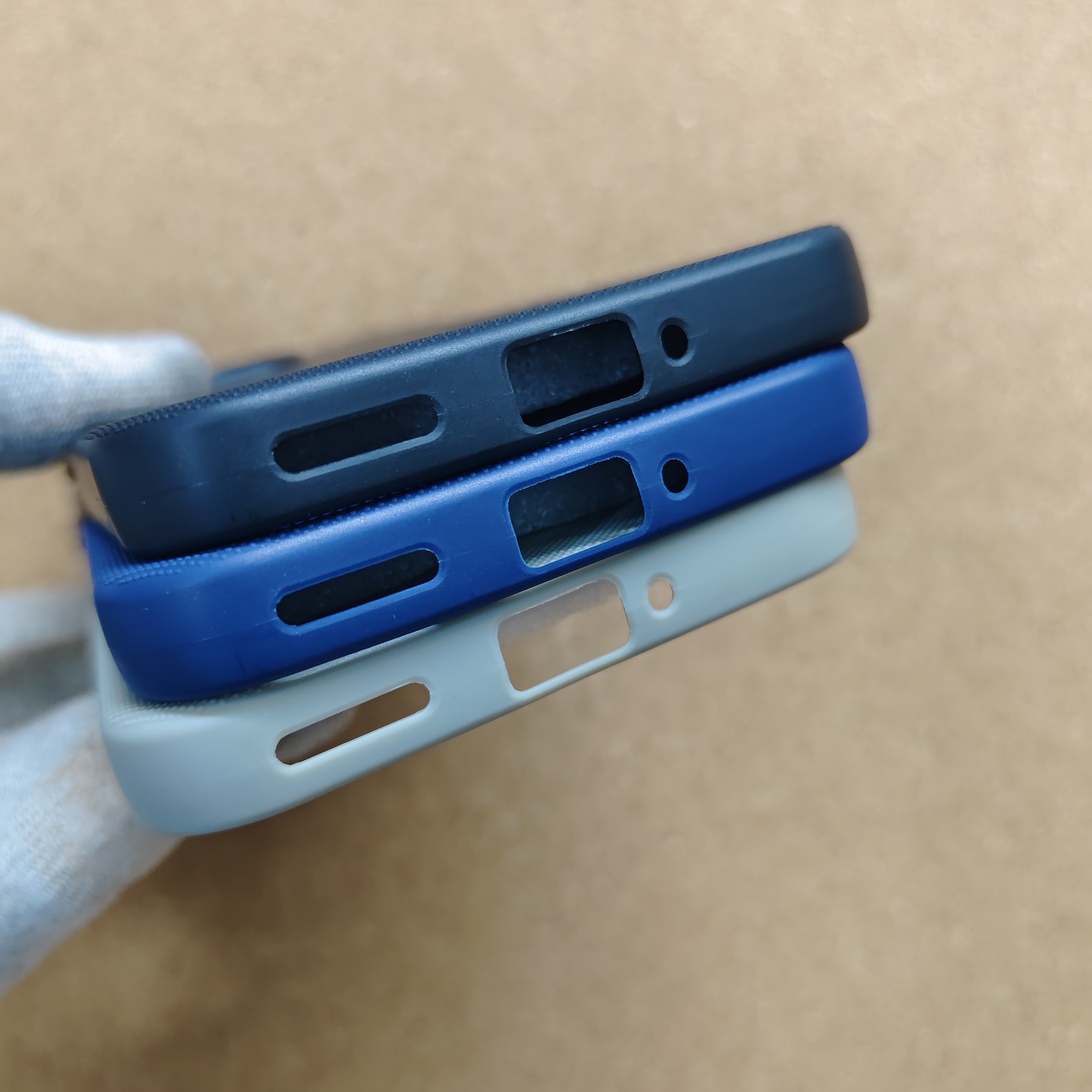 Oneplus Nord 6 Premium Silicon Dotted Back Cover With Cloth Inside - Image 4