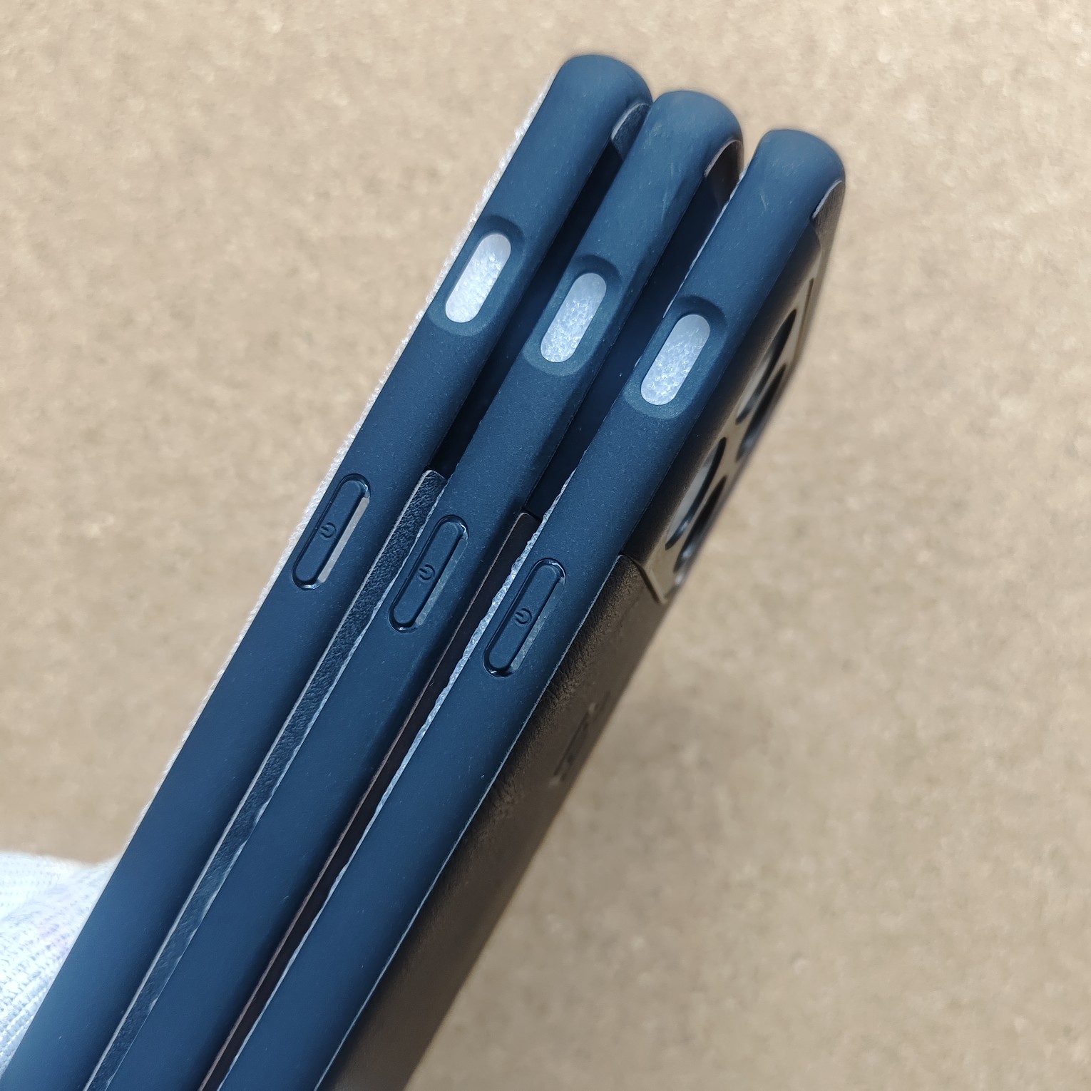 Oneplus 10 Pro Premium Leather Finish Back Cover - Image 3