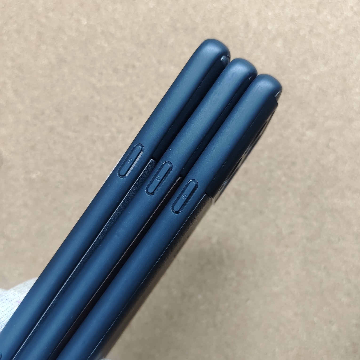 Oneplus 10T Premium Leather Finish Back Cover - Image 3