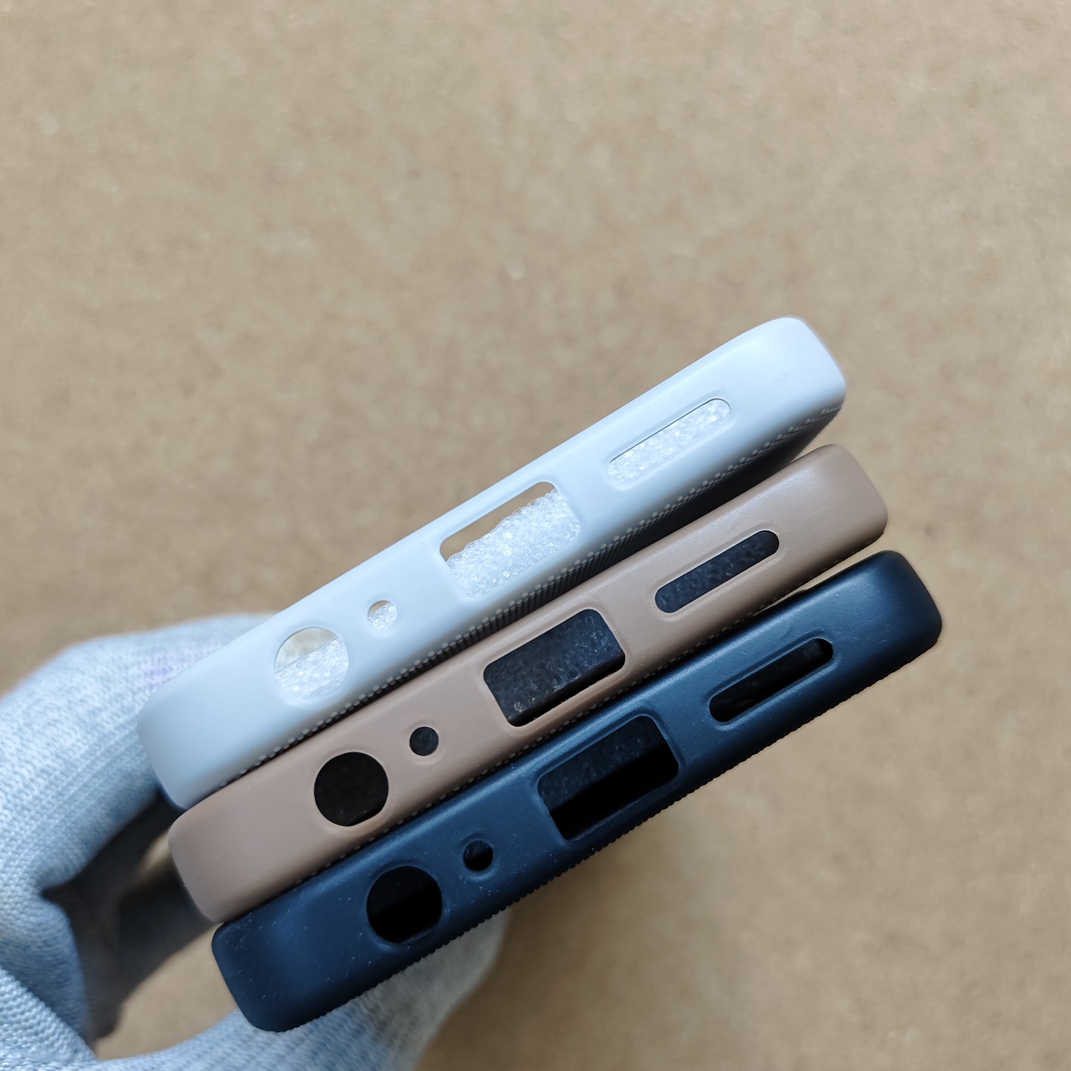 Redmi 15A Premium Silicon Dotted Back Cover With Cloth Inside - Image 4