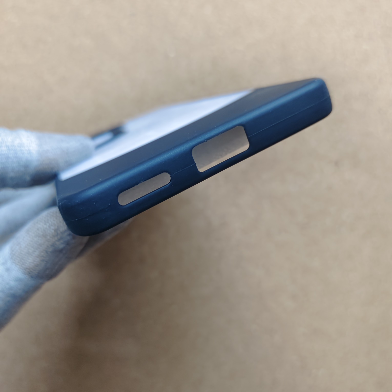 Vivo V40E & iQOO Z9s Premium Side Silicon Anti Yellow Transparent Back Cover - Image 4