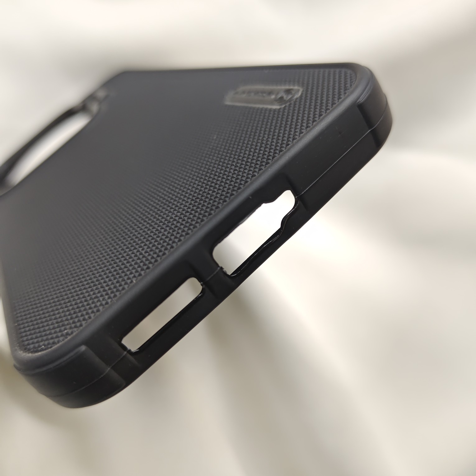 Xiaomi 17T Black Nilkin Back Cover With Cloth Inside - Image 4