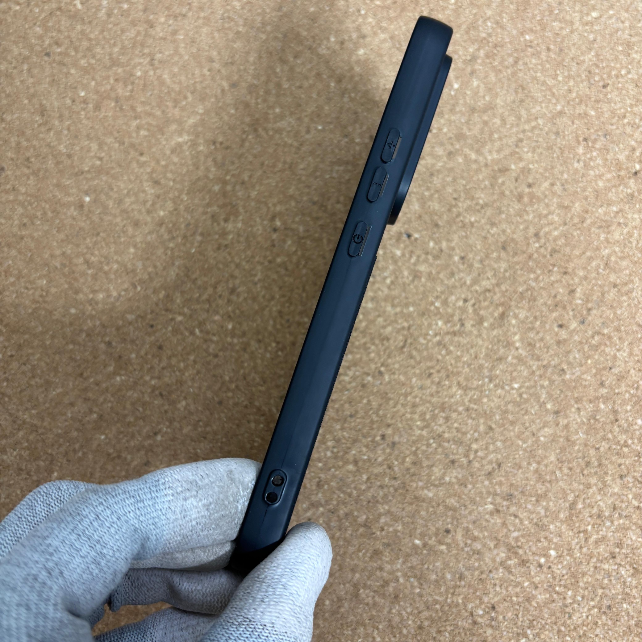 Vivo T5 Pro Premium Silicon Dotted Back Cover With Cloth Inside - Image 3