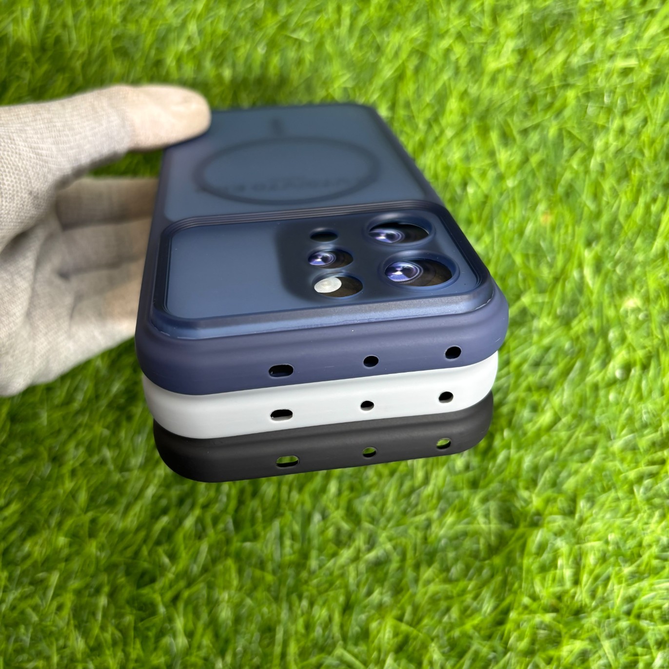 Vivo V70 & V70 Elite Frosted Metal Button No Magsafe Back Cover - Image 3