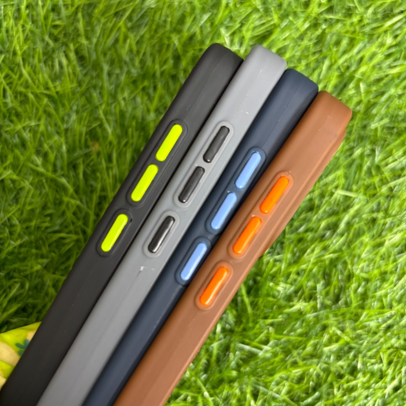 Oppo Reno 16 Premium Silicon Dotted Back Cover With Cloth Inside - Image 3