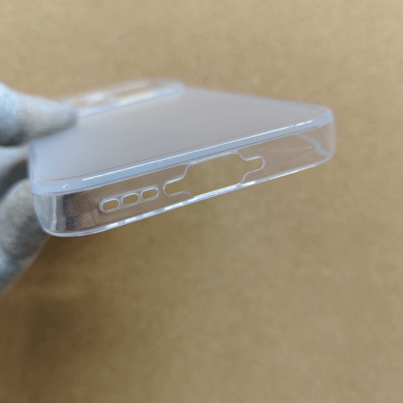Oppo Reno 16 Convertor Silicon Back Cover TOTU - Image 4