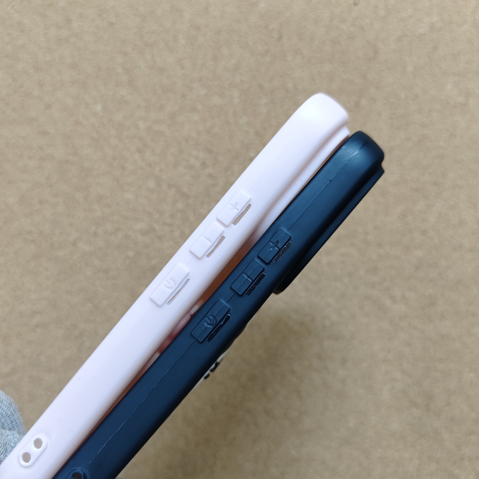 Vivo V70 & V70 Elite Stylish Silicon Hello Kitty Thick Back Cover - Image 3