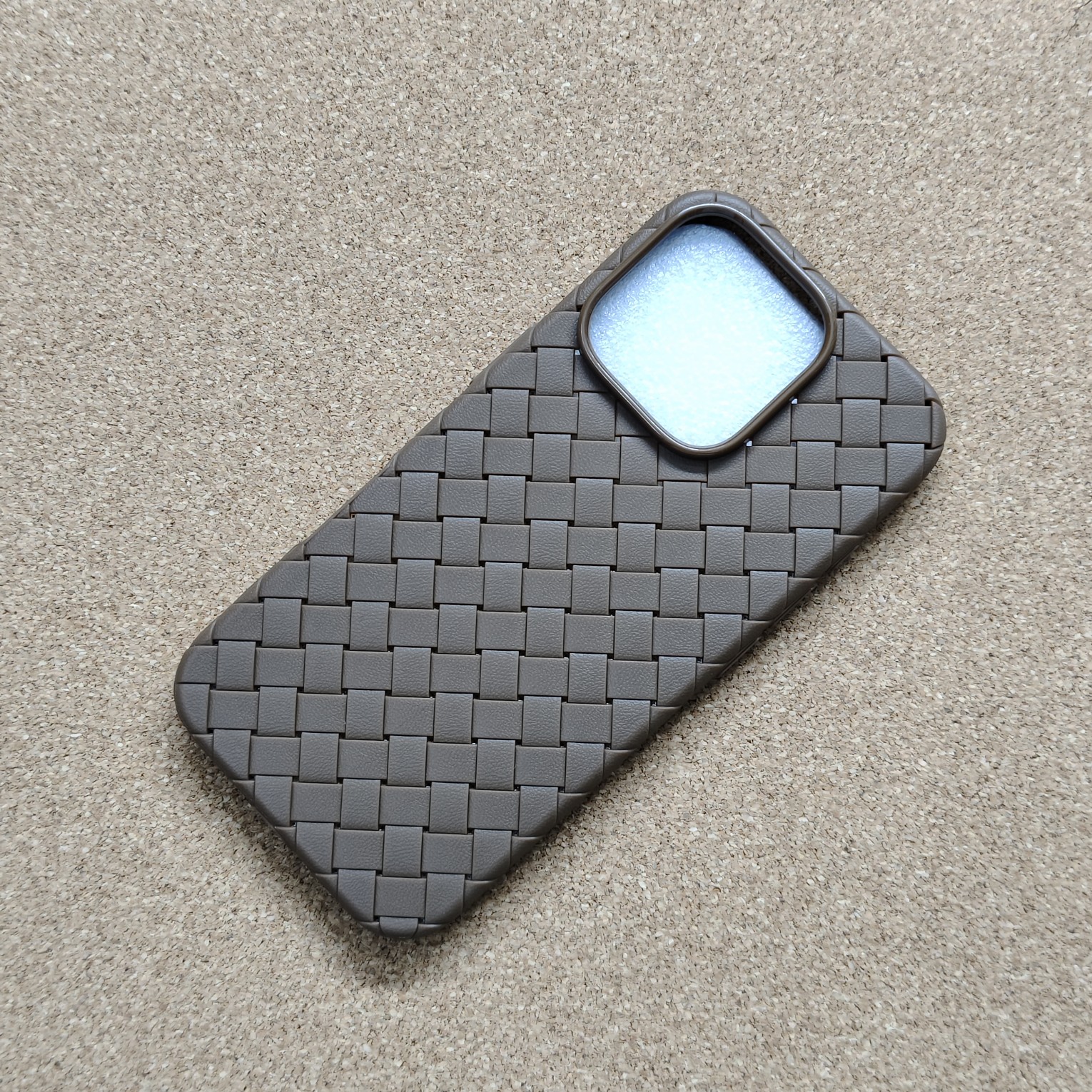 iPhone 16 & 16 Pro Woven Design Soft Silicon Back Cover - Image 7