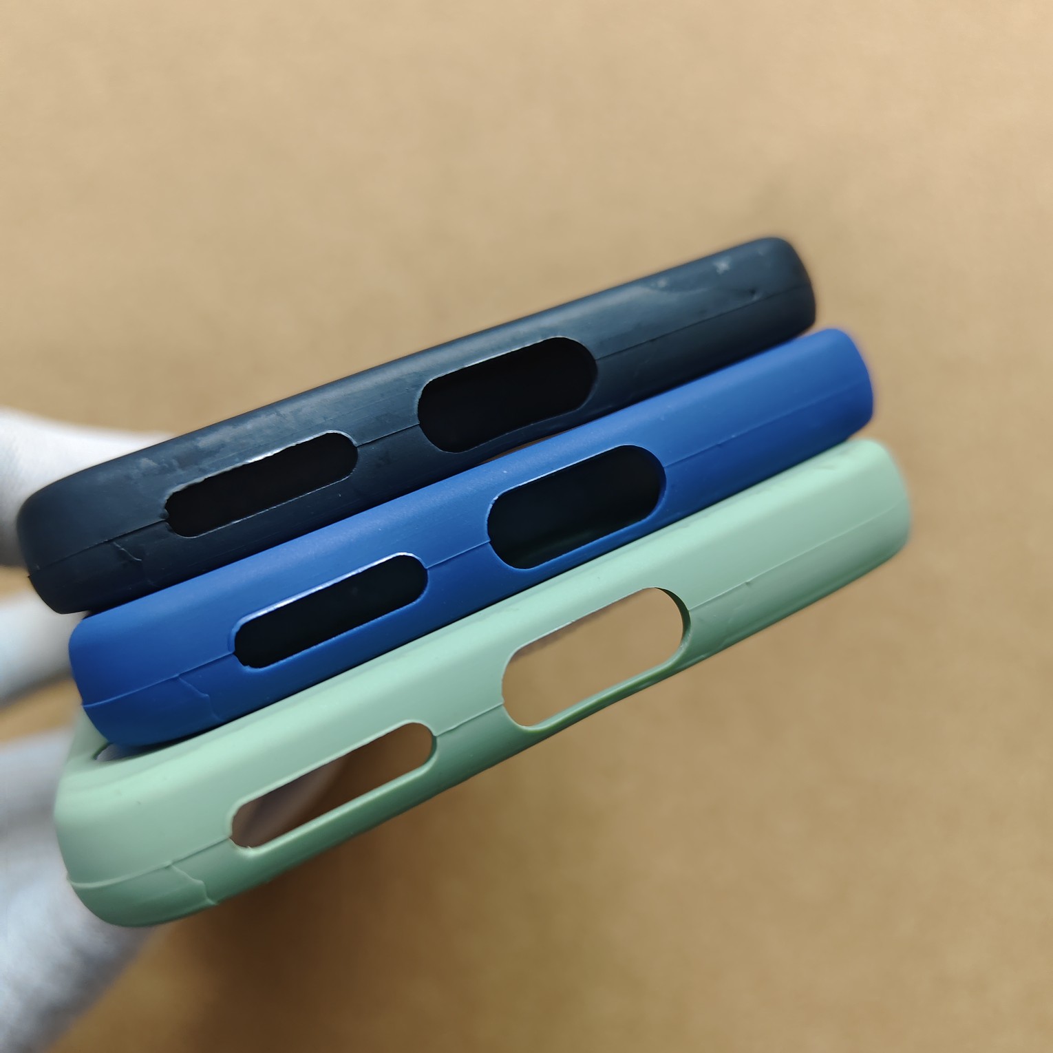 Motorola Edge 60 Fusion Silicon Round Design Back Cover With Soft Cloth inside - Image 4