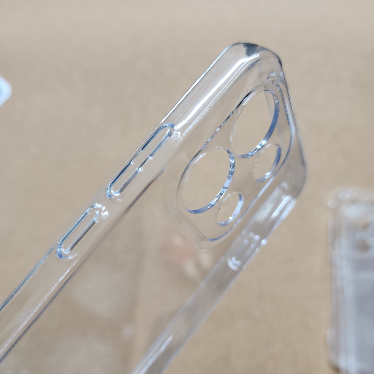 Oppo Reno 16C Transparent Crystal PC Hard Back Cover - Image 3