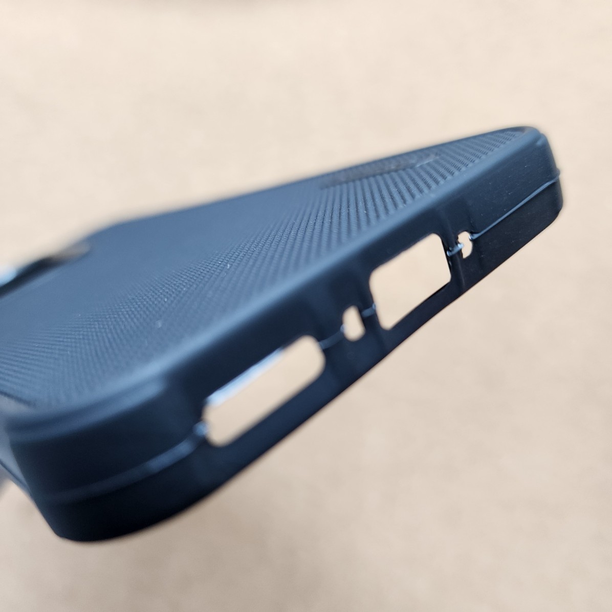 Vivo S2 FE Black Nilkin Back Cover With Cloth Inside - Image 3