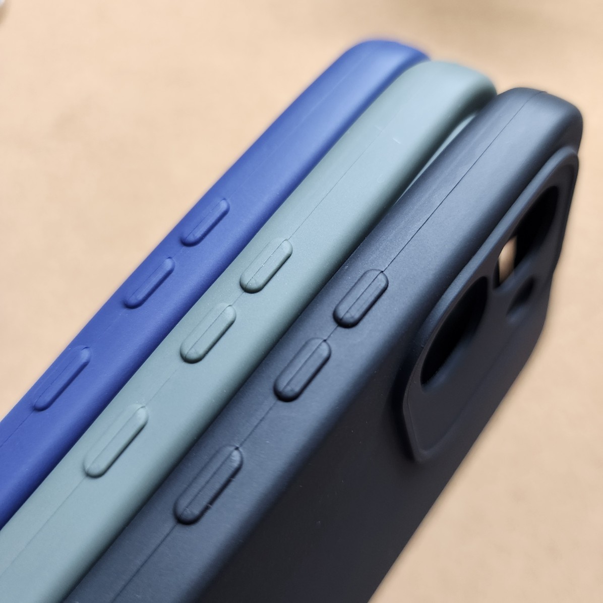 Vivo S2 FE Silicon Back Cover With Soft Cloth inside - Image 3
