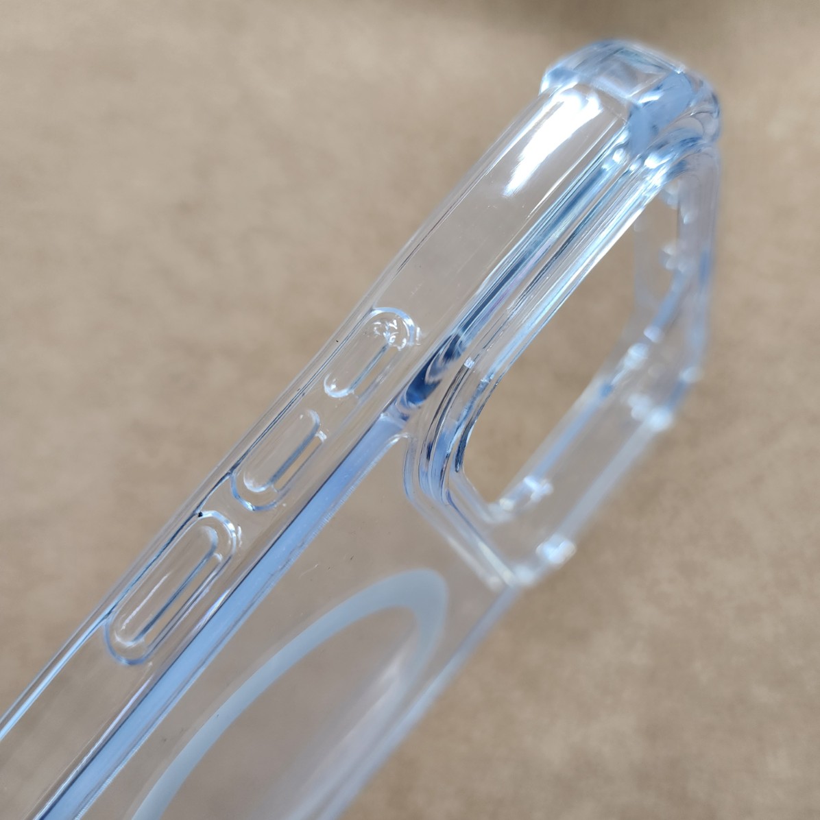 Vivo V80 Shockproof Silicon Transparent Back Cover No Magsafe - Image 5
