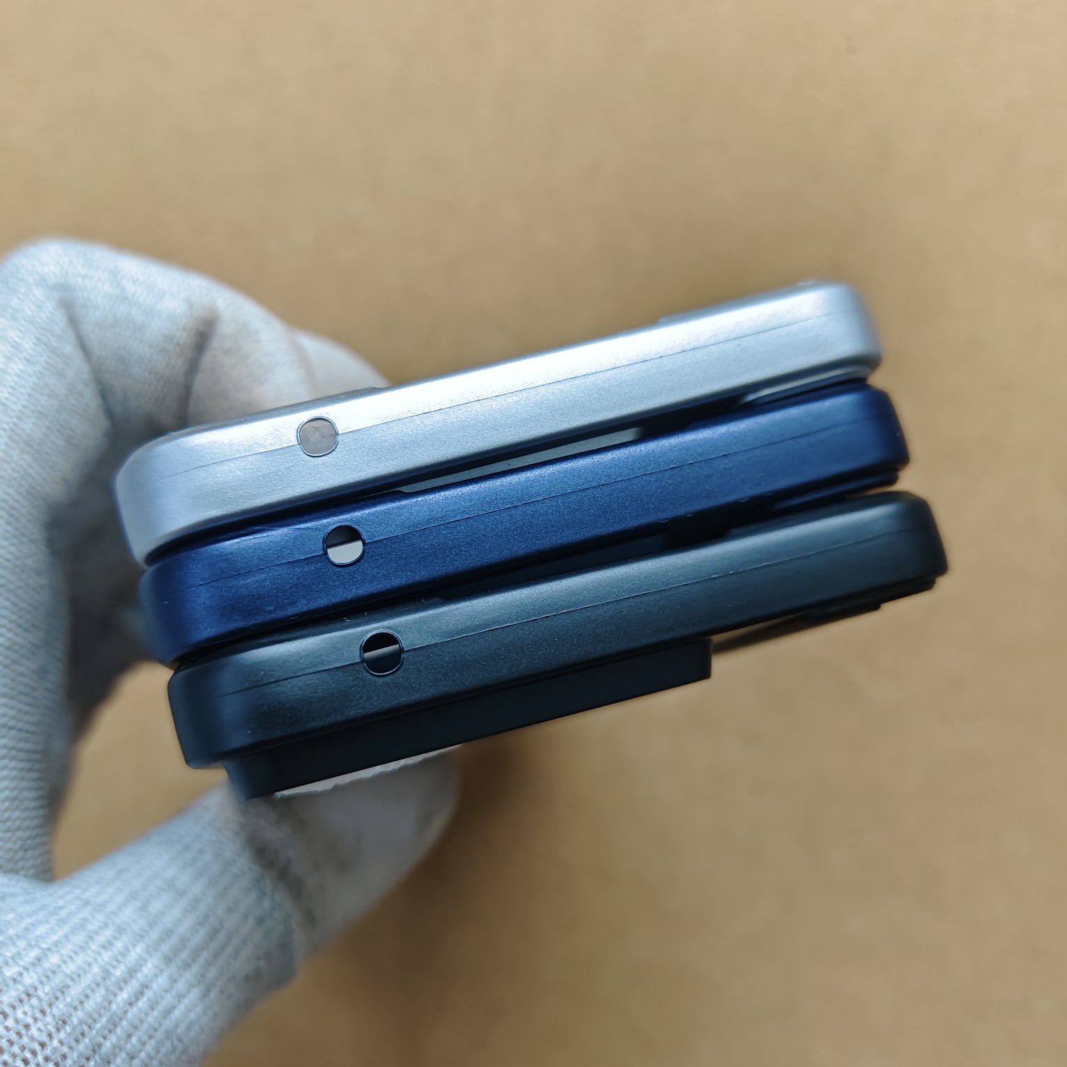 Motorola Edge 70 Premium Hard Suitcase Back Cover - Image 6